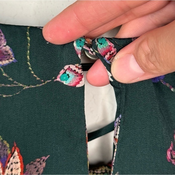 Alice Blue Floral Short-Sleeve Blouse- Sz‎ M - Picture 5 of 7